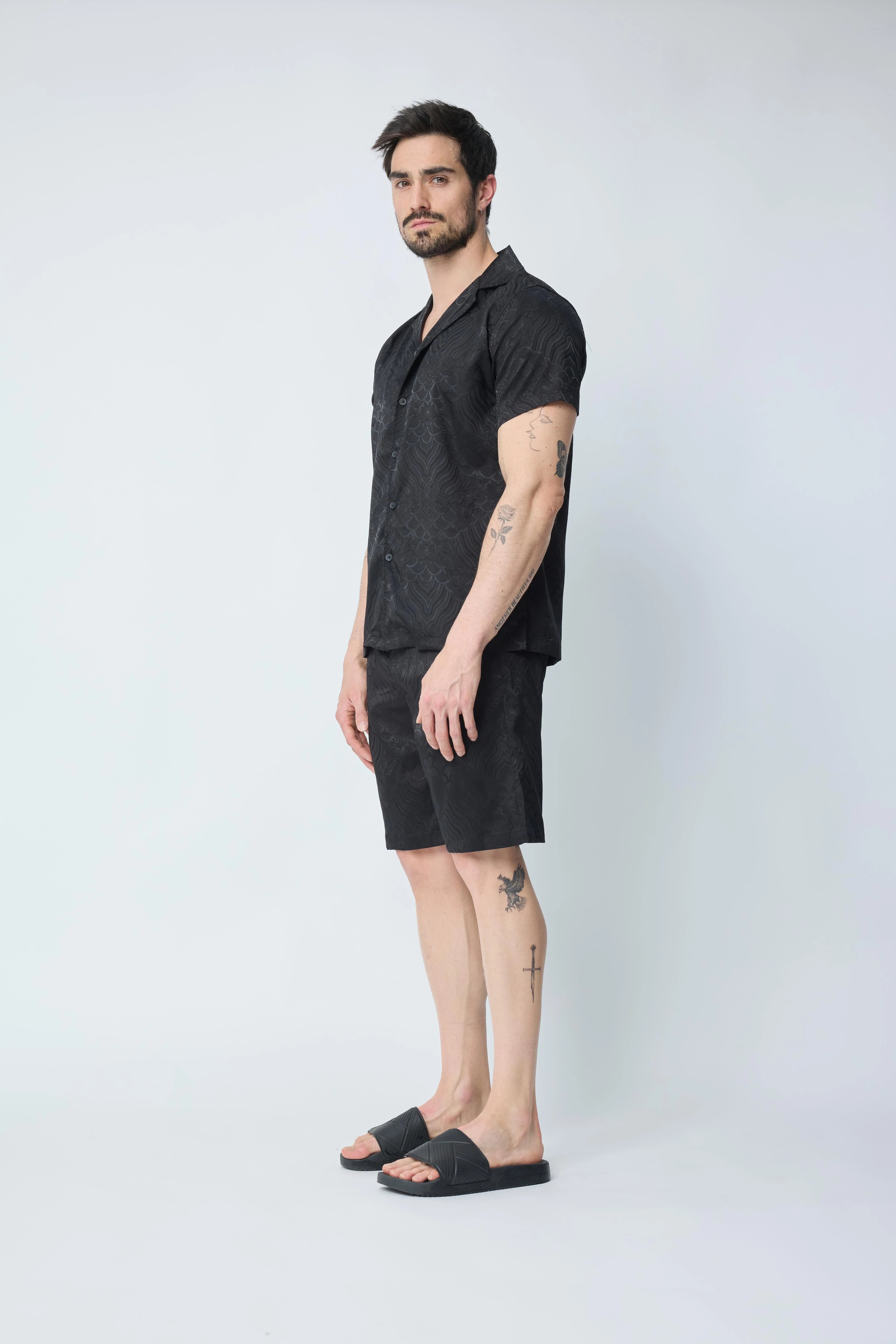 Set van effen shirt en korte broek met patroon - Afbeelding 5