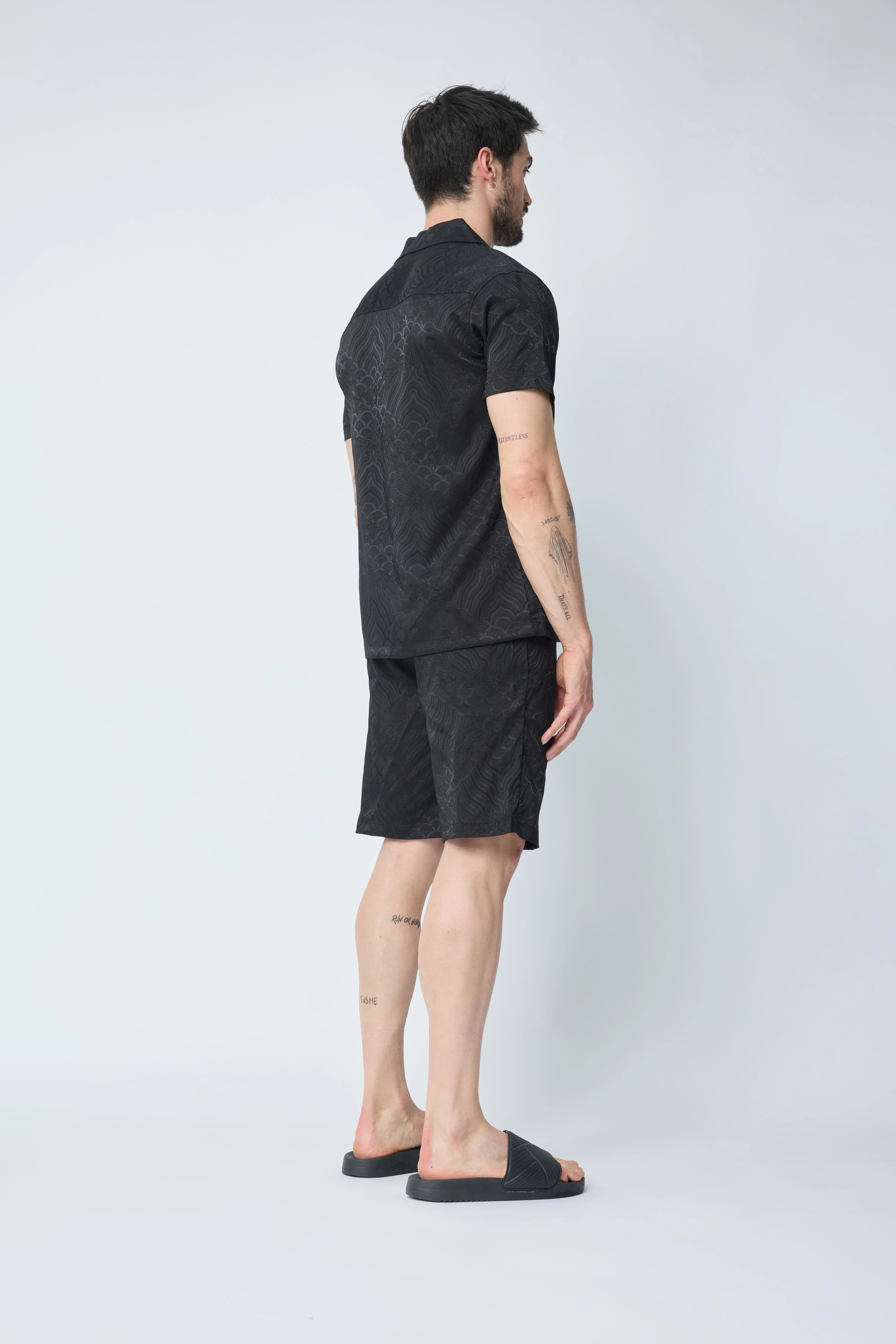 Set van effen shirt en korte broek met patroon - Afbeelding 7