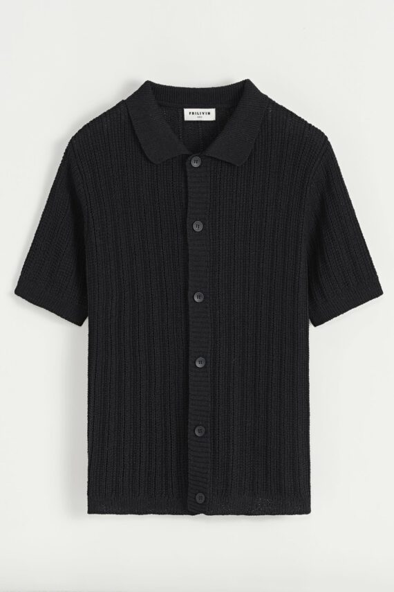 Kort mouwen shirt met een gat erin