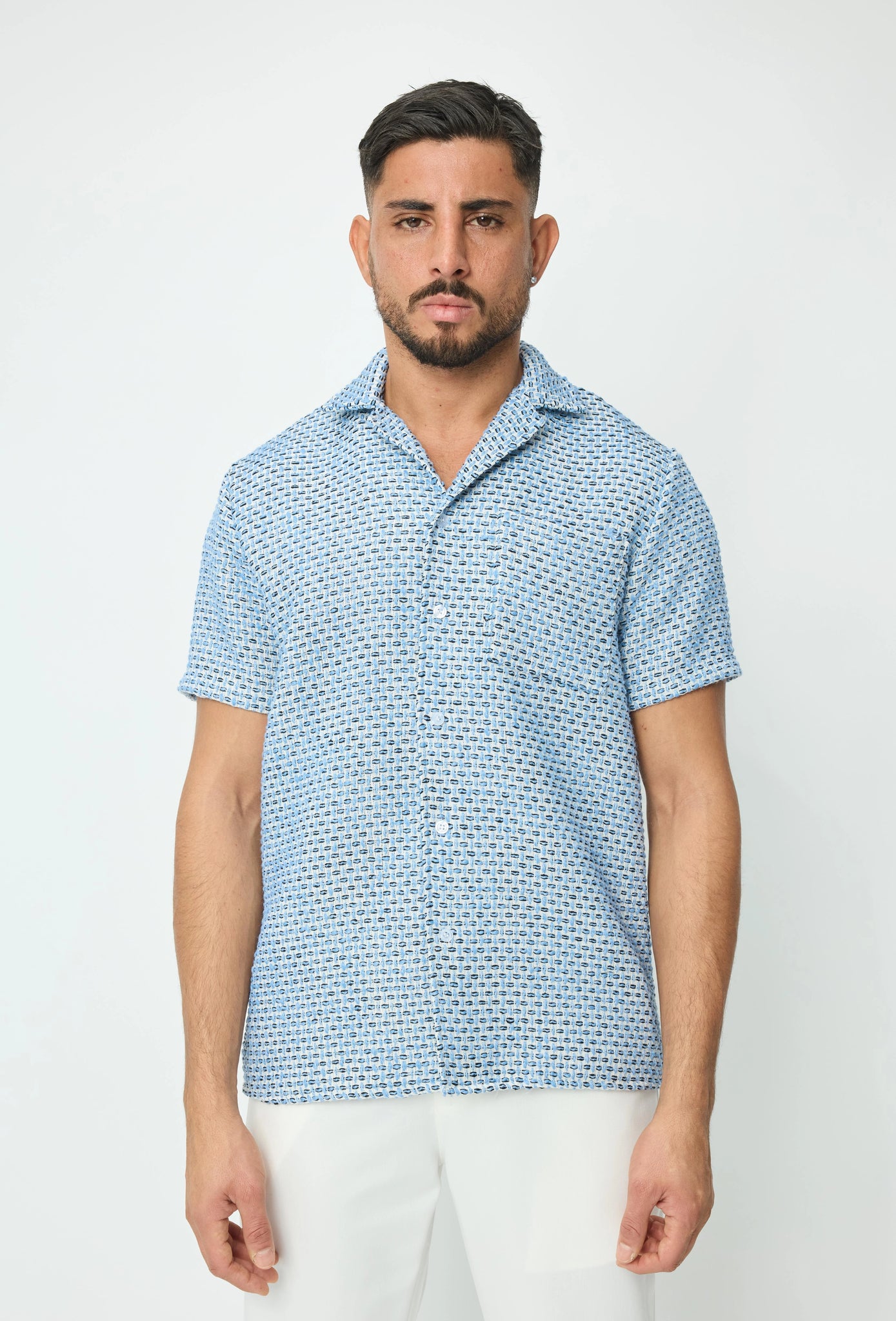 Chemise effet broderie avec des motifs carreaux