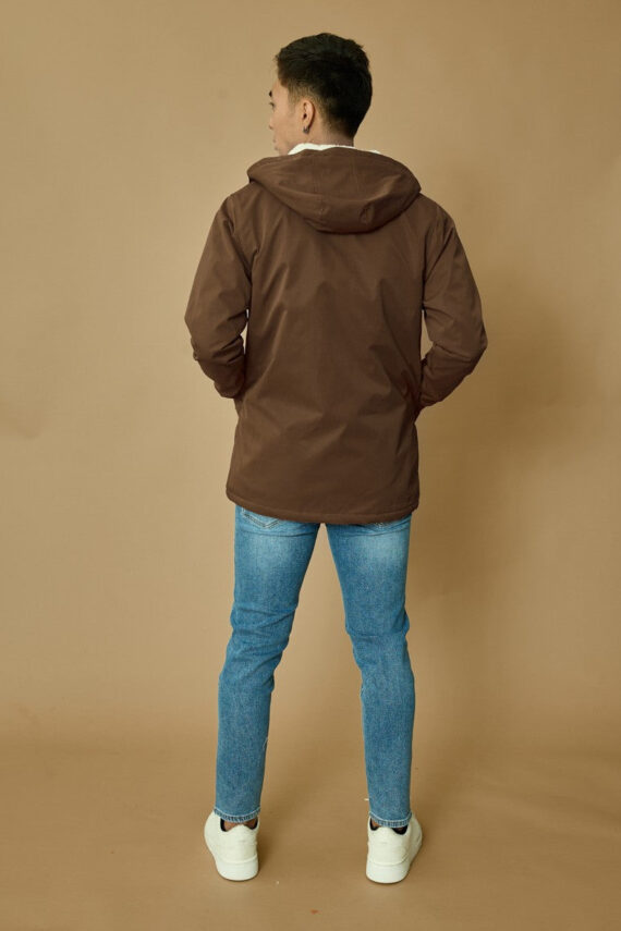 Middellange parka met zachte capuchon
