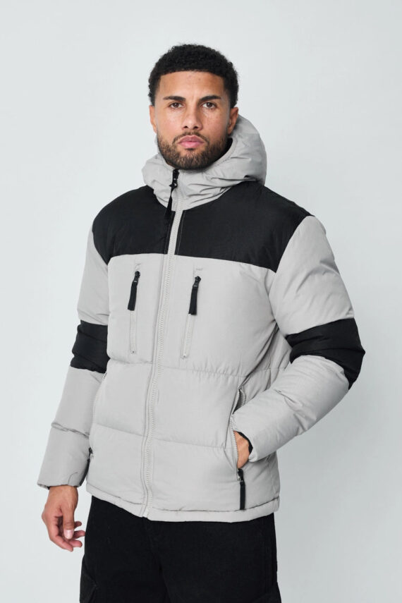 Kort donsjack met capuchon