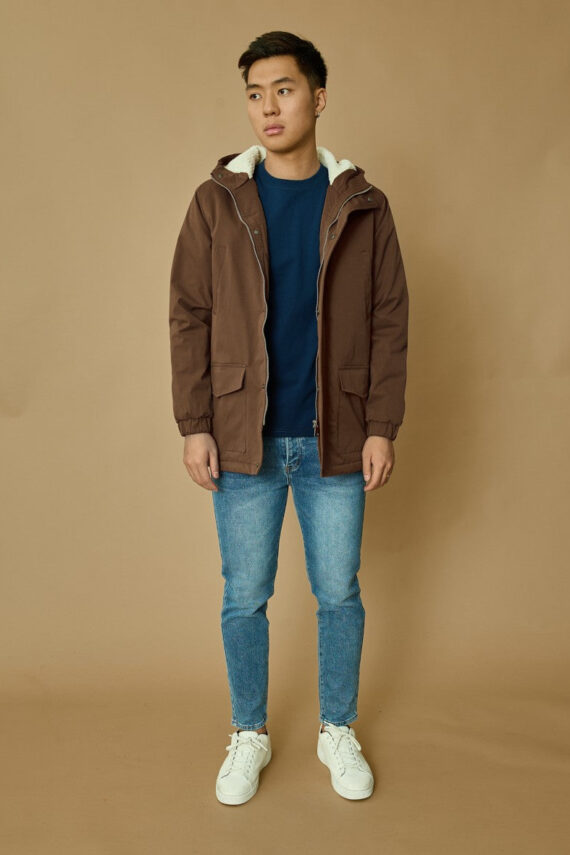 Middellange parka met zachte capuchon