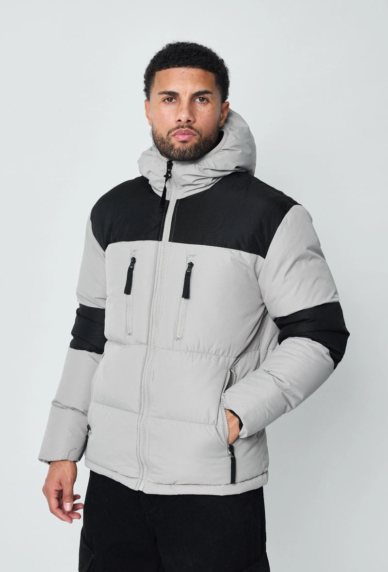 Kort donsjack met capuchon