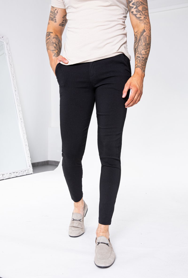 Trendy effen chinobroek